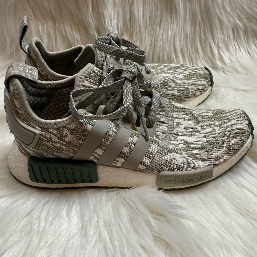 Adidas NMD R1 Sesame Glitch Camo Sneaker Shoe Kids Boys Size 4 Green White Walk